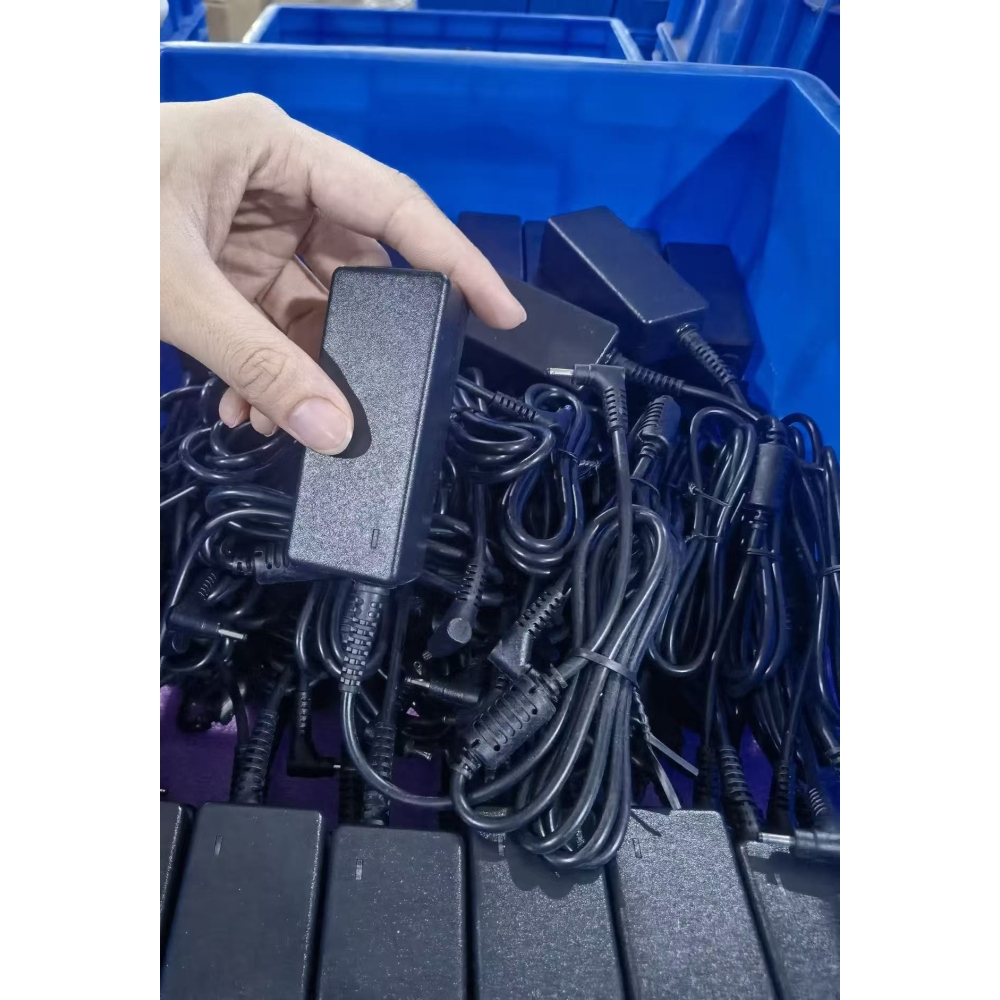 Laptop Adapter 20V 2.25A 45W 4.0×1.7mm DC Pin Power Charger For Lenovo